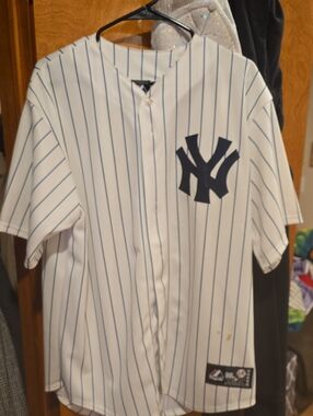 Majestic White Pinstripe New York Yankees Baseball Jersey Number 2 Derek Jeter